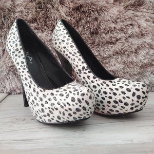 Mia White Polka Dots Sexy Heels Size 71/2